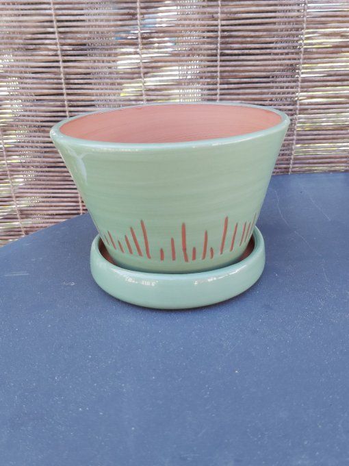 Pot de fleurs vert et sa soucoupe