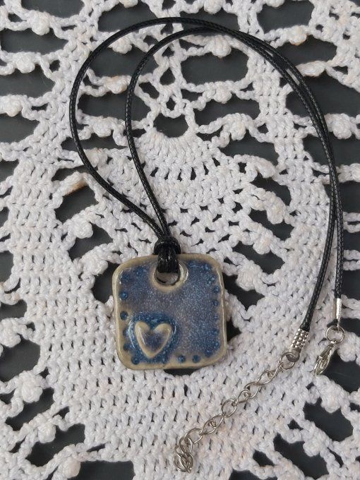 Collier carré bleu jean's délavé