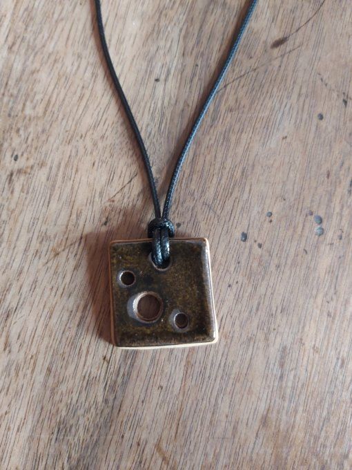 Pendentif carré noir
