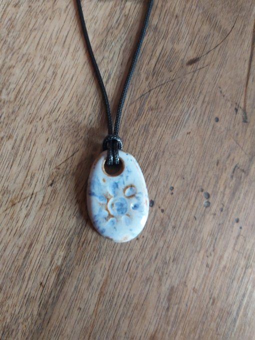 Collier ovale mauve