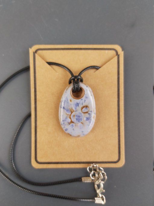 Collier ovale mauve