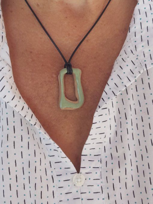 Collier céramique vert pale